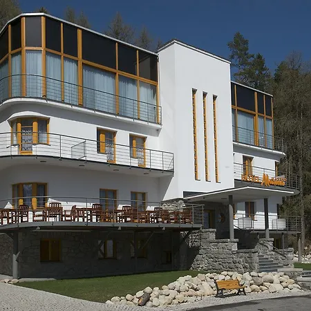 Marina Hotel 4*